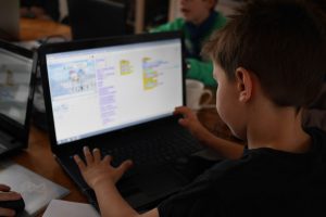Coding goûter #04 : on continue avec Scratch Coding goûter #04 : on continue avec Scratch