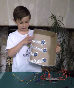 Tuto vidéo pas à pas pour fabriquer un jeu avec Makey Makey